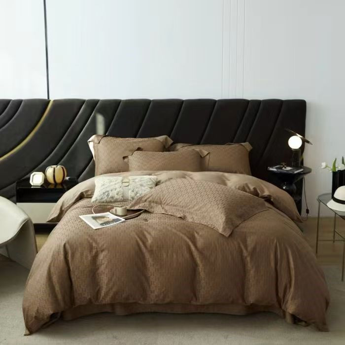 Elegant Bed Four-Piece Set